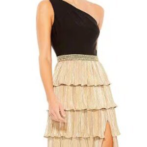 Mac Duggal Tiered Sleeveless Gown